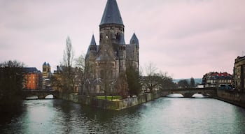 Beautiful Little church on the river lovely walk along the river or if you fancy shopping large town center