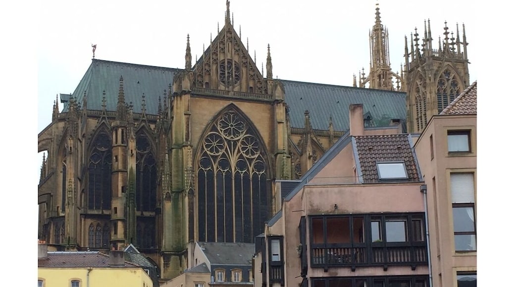Cathedral from the side of the Moselle with back the the Théatre.
