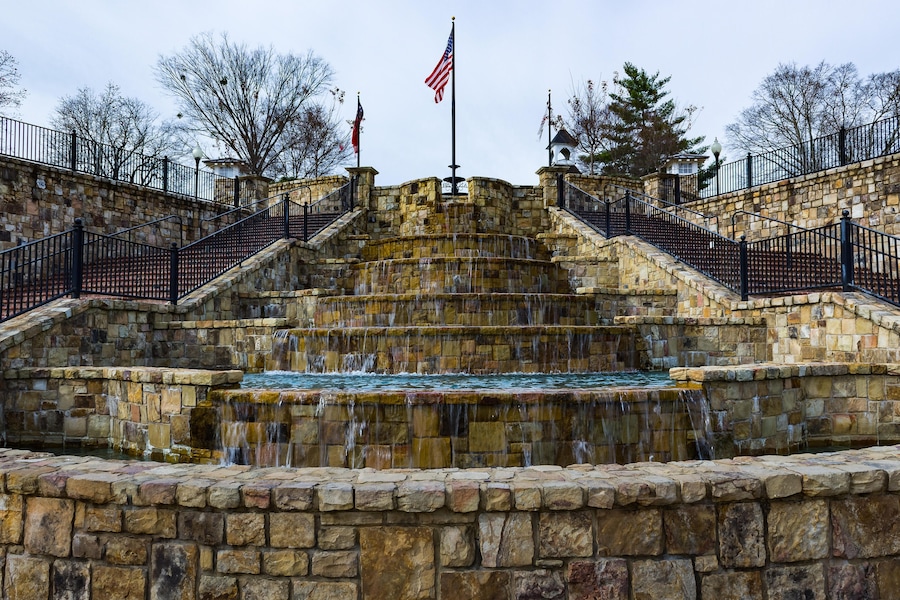 FB0EXH Fountain of steps with flag