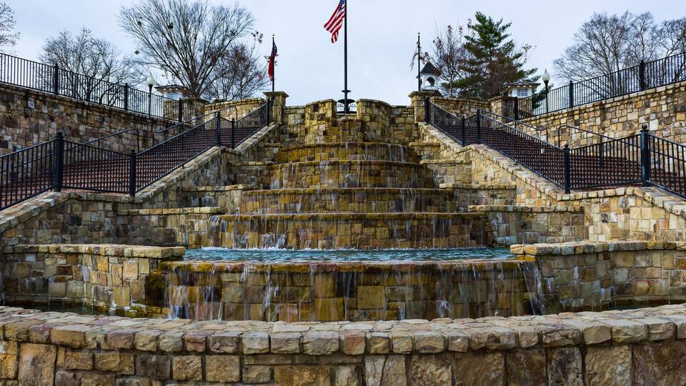 FB0EXH Fountain of steps with flag