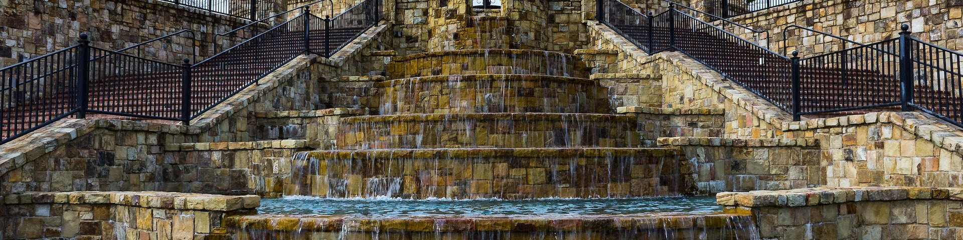 FB0EXH Fountain of steps with flag