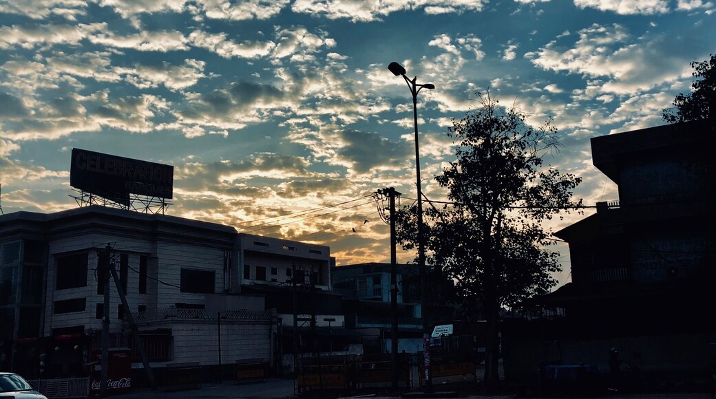 “Canvas”
Early morning shot by iphone while my commute to office.
#LifeAtExpedia