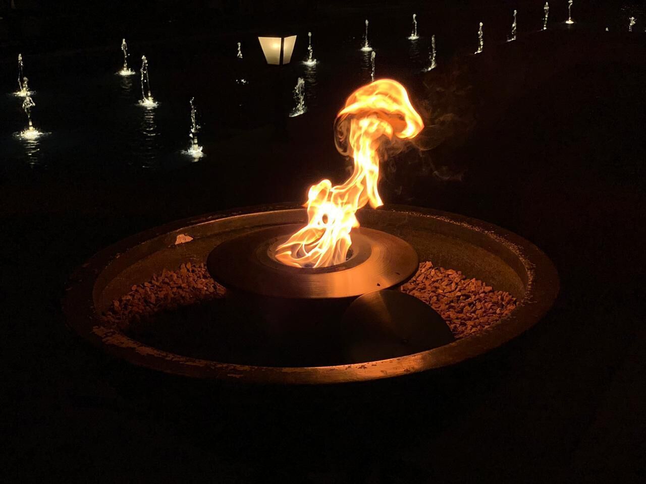 Ever saw a dragon made of fire ? 
#lifeatexpedia