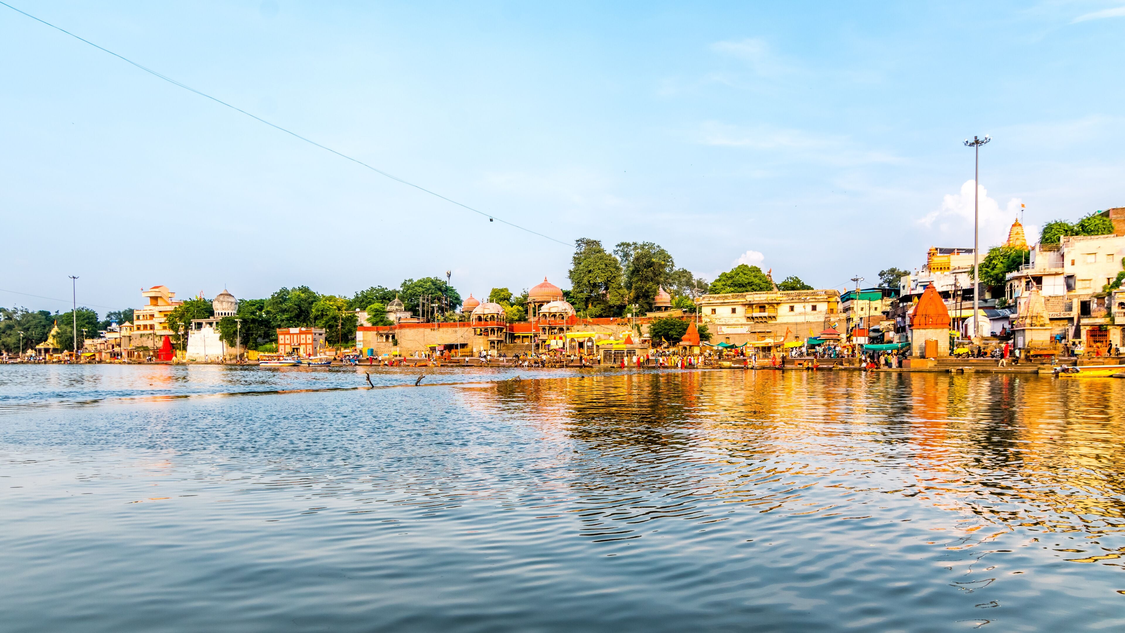 Ram Ghat Ujjain is located on the bank of the river Shipra. The evening Kshipra aarti is one of the best attractions at Ram Ghat