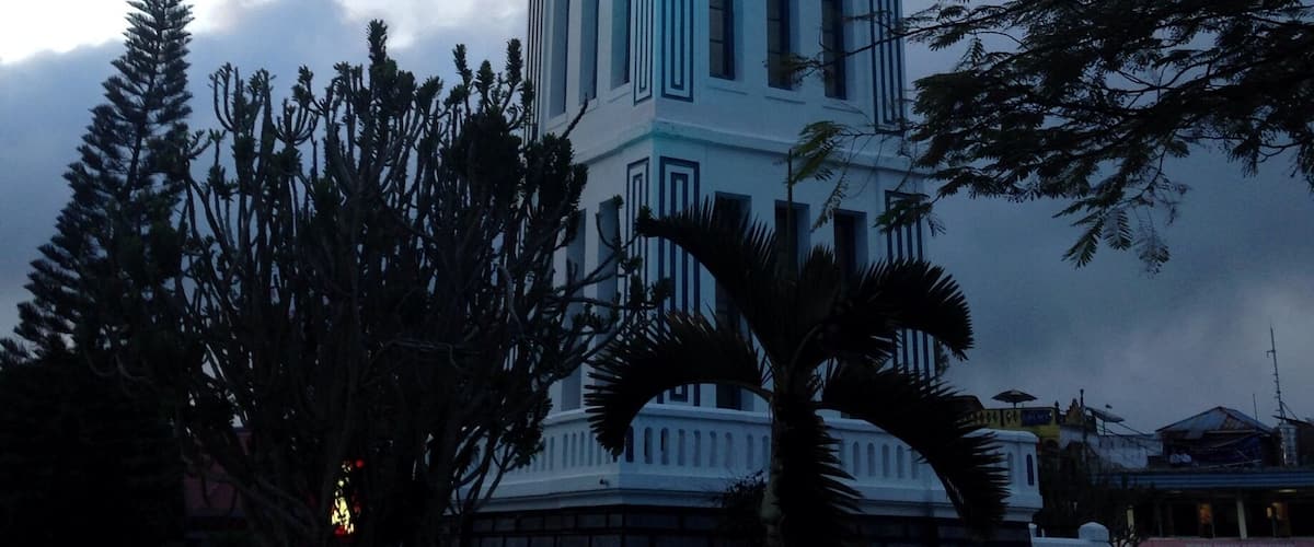 Bukit tinggi city with Gadang clock monument located in front of Pasar Tinggi #monument #lateafternoon #bukittinggi #padang #westsumatra #nofilter
