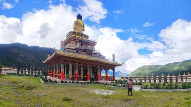 Buddha Heritage Park is located in the Musakshing village, Yokmuzor, in the West Kameng District of Arunachal Pradesh, India. It was named Thupten. Geyphel Ling by the 14th Dalai Lama.