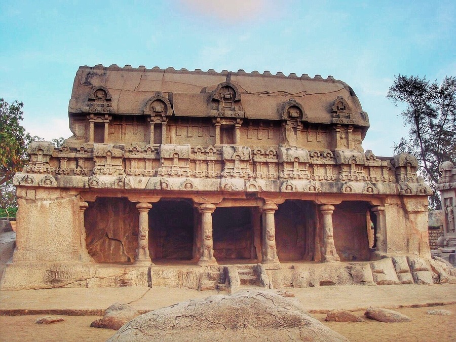 These exquisite rock cut temples in Mahabalipuram, a small town in Tamil Nadu, India are majestic and awe inspiring.
blog link : https://angelasaran.wordpress.com/2016/03/08/mahabalipuram/
#throwback #2008
#mahabalipuram #mahabaleshwar #india #temple #history #AdventureCulture #awesome_globepix #Travel #instatravel #travelphotography #TravelPic #tourtheworld #sharetravelpics #countmyblessings #LifeWellTravelled #traveldiaries