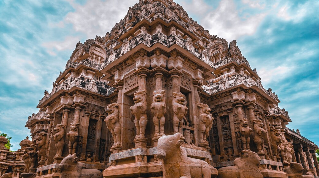 Tirukalukundram