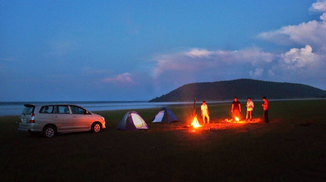 Camping on the shore of Pakhal lake was really not upto our expectations..Snakes, Dogs, roaring sounds of Bears?, wild bugs and insects made our camping really an adventure and definitely an unforgettable experience(in otherway)