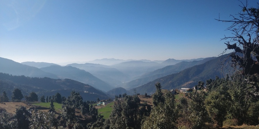 The splendid view during the Brahmatal Trek which started from Lohajung in Uttrakhand!
#mountainsinindia #himalayas #viewslikethis #brahmataltrek