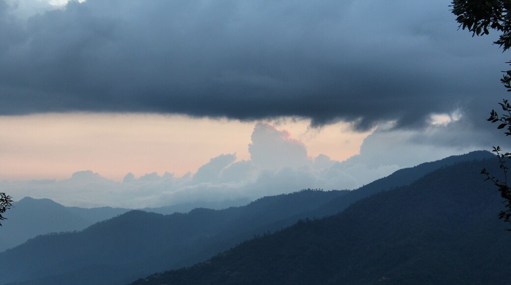 Sunset in the Himalayas #bruisedpassports