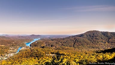 Fall shot of Lake Lure from Chimney Rock, North Carolina
#MyBackyard
#lakelure
#chimneyrock
#scenic
#northcarolina
#view
#fall
#fallphotography
#blueridgemountains