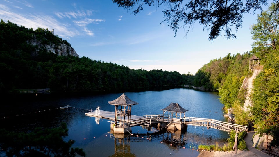 F09B4M Lake Mohonk - Mohonk Mountain House, New Paltz, Hudson Valley, New York, USA