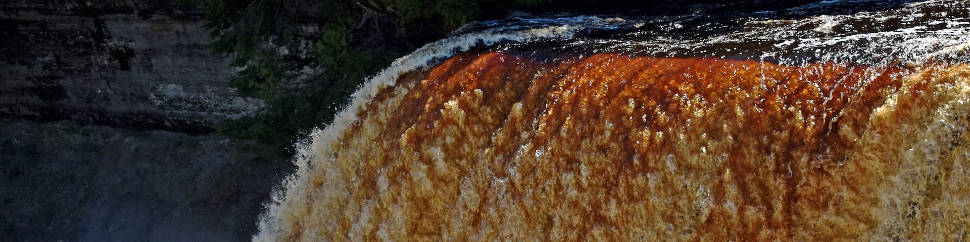 Upper falls. There are stairs and decks that let you get within a couple of feet of the falls as the water goes over the edge. You can really since the power of 50,000 gallons per second as the water rushes by.