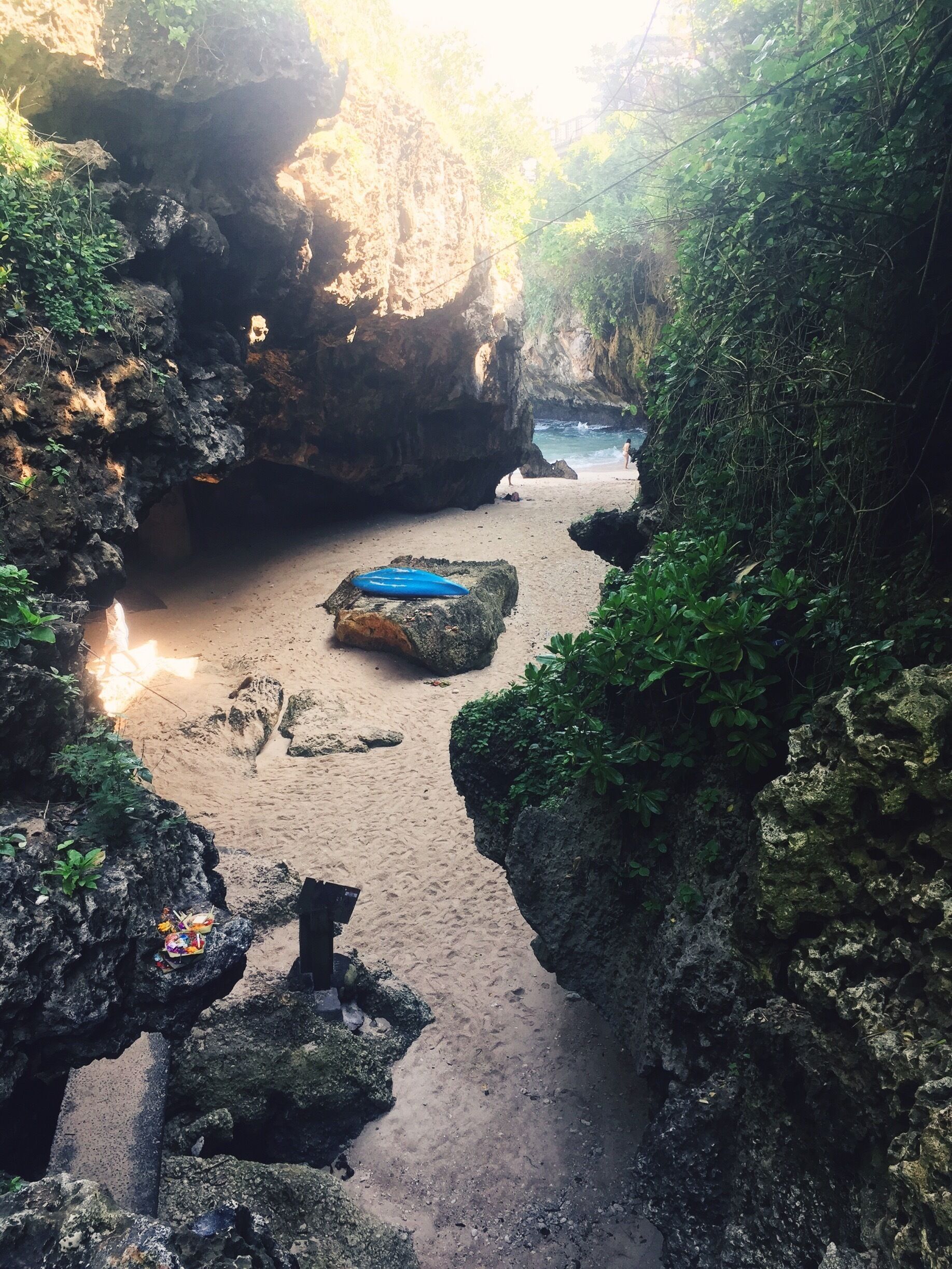 Finding this beach is like discovering paradise. Down rocky stairs into a enormous cave which opens into the ocean is simply breathtaking. 