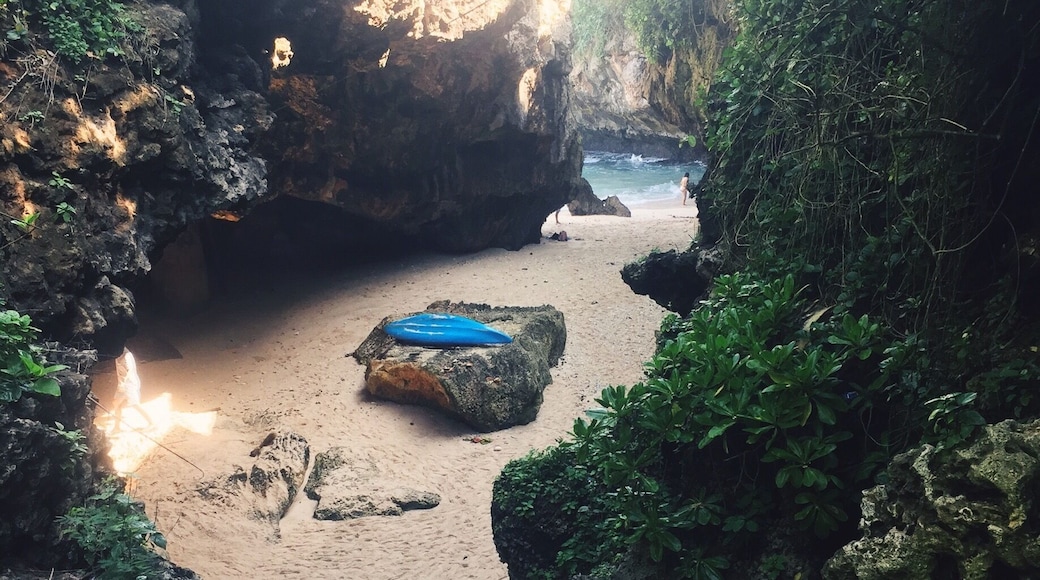 Finding this beach is like discovering paradise. Down rocky stairs into a enormous cave which opens into the ocean is simply breathtaking.