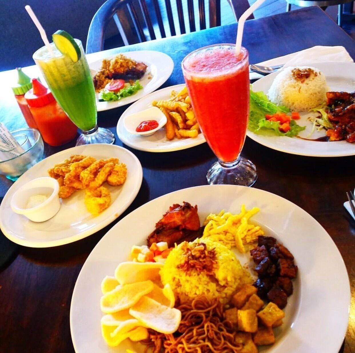 Food for the hungry couple 😁😋 #Foodiefinds #nom #bali #indonesia