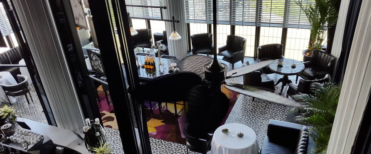 Was awed by this hotel's new offering, the plantation grill. Set up is like you are in a 1920's highend steakhouse. No shorts and flipflops allowed.