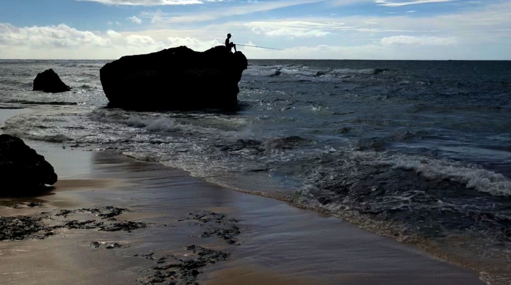 #LifeatExpedia #beaches
Bingin Beach, Bali, Indonesia
Quiet beach in Bali, less crowded with no tourists. A local man enjoyed his afternoon fishing...wonder if he's caught anything :)