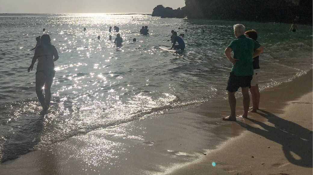 Hear the sound of the waves, just relax;
#BeachTips
#LifeatExpedia