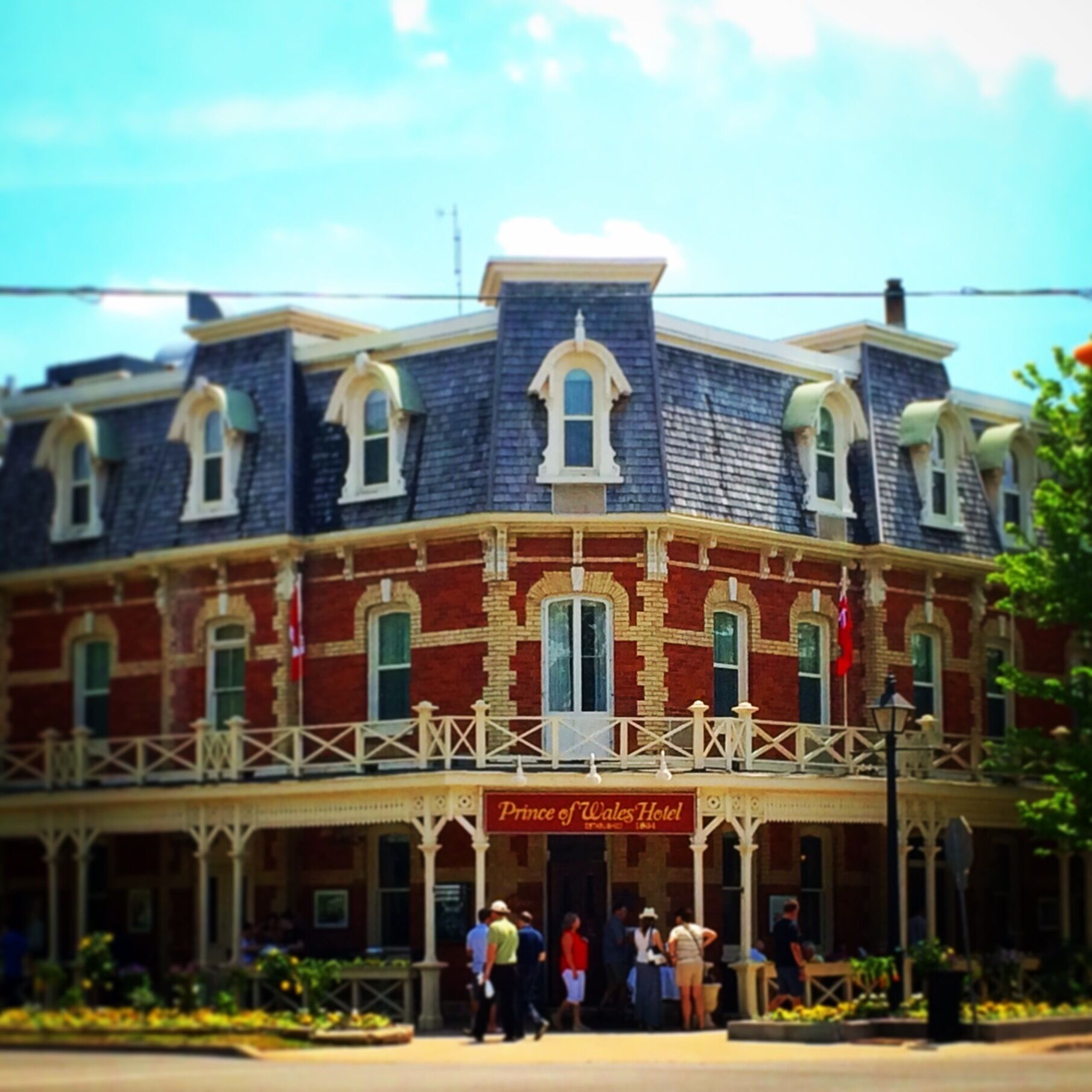 A #NOTL landmark and Victorian beauty. Prince of Wales circa 1864. #niagara 