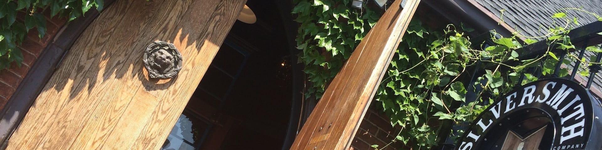 Step inside and enjoy a cool, refreshing craft beer at Silversmith Brewery. Cheers! 🍺🍻