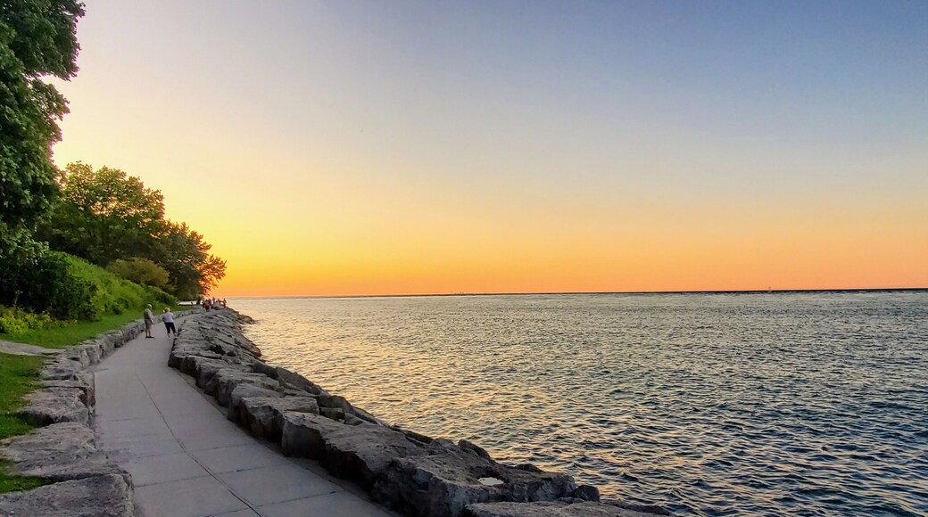 Nice little park
Can see toronto and fort Niagara in the distance.