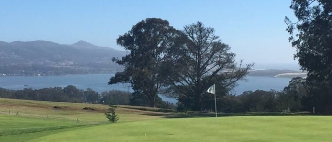 I loved this course so much and I'm sure I will visit to play again.
Staff is very professional and friendly, and course is in amazing condition. Above all was the views. Every hole gave a perfect panoramic view of the pacific.