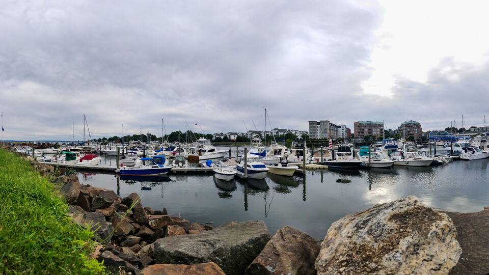 Rocky pier on a cloudy day - Panorama view of Harbor View, Stamford City, Connecticut