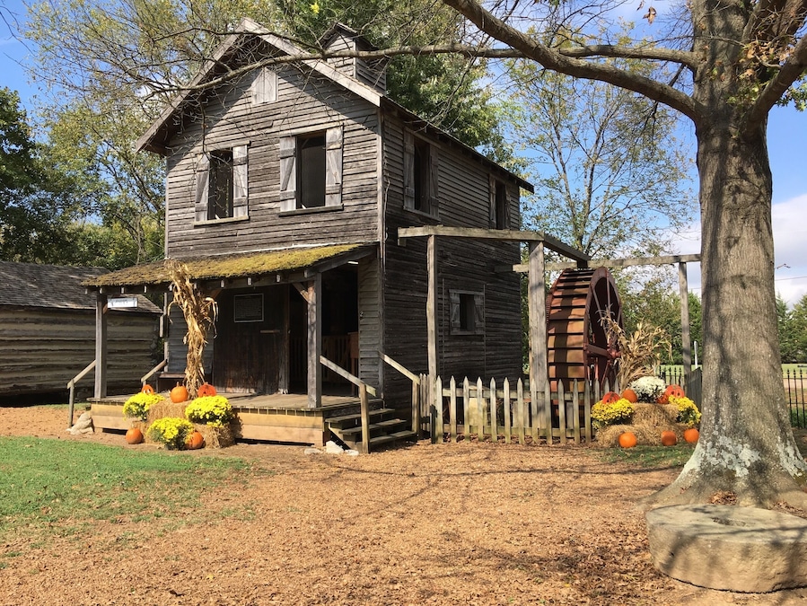 Small historic town open for free tours. Look inside buildings and museums.