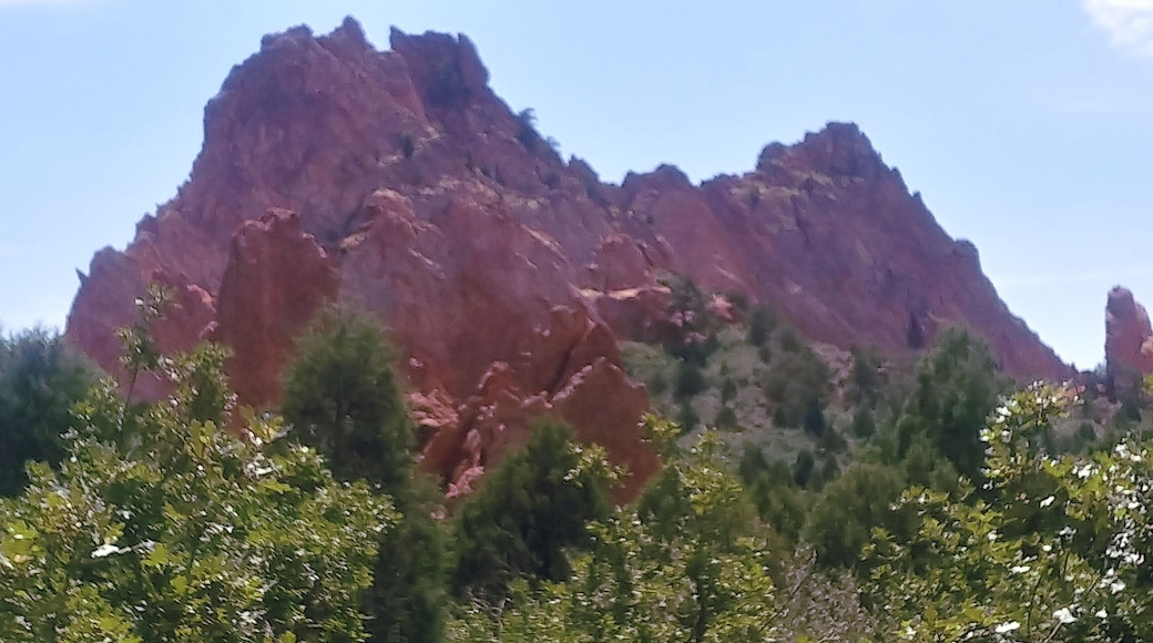 Spent some time in the Garden of the Gods near Colorado Springs. Beautiful place and a lot of people