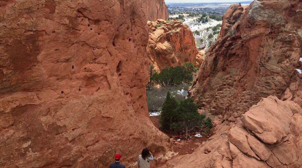Free and beautiful! Drive or climb the park then head to Pikes Peak (weather permitting), Manitou Cliff Dwellings, Manitou stairs, or off to Florence for hot springs! #colorado #gardenofthegods