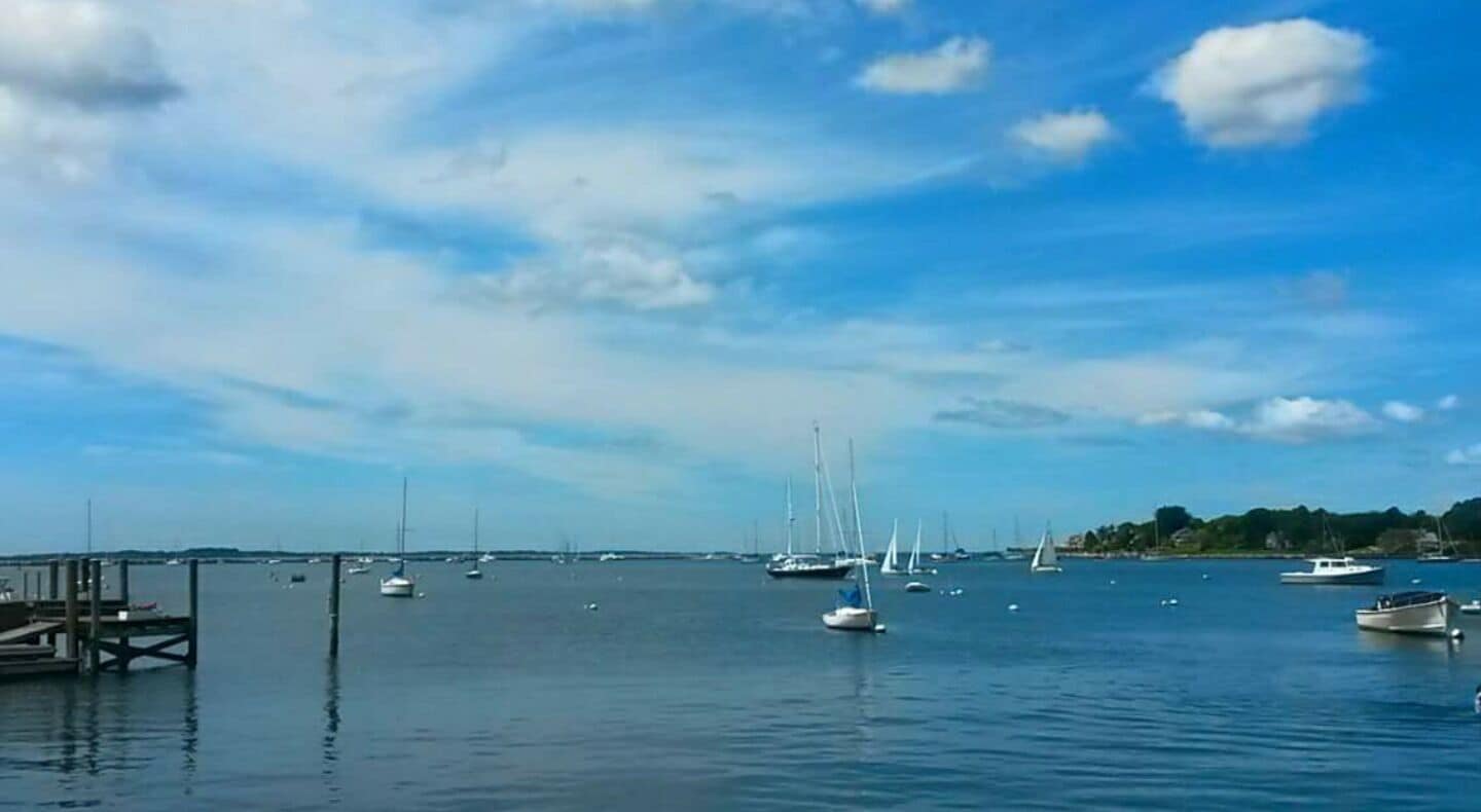 A quaint little area with the most beautiful sights. Mystic has museums, boats, beaches, and hidden gem spots. Looking to relax? This place is it #EndlessSummer