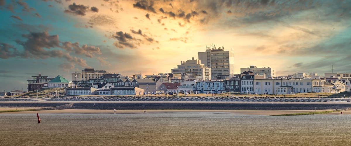 Ankunft auf Norderney mit der Fähre, Skyline Panorama Abendlich Sonnenuntergang
