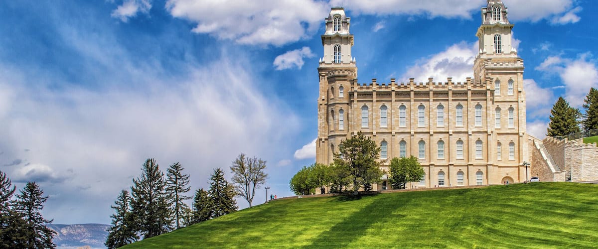The beautiful Manti Temple in Utah is the fifth constructed temple of The Church of Jesus Christ of Latter Day Saints. It was completed in 1888, and it can be seen from miles away. It's absolutely stunning and I was hoping to go inside, however only members of the Mormon church in good standing are allowed to enter the temple. #utah #manti #temple #architecture