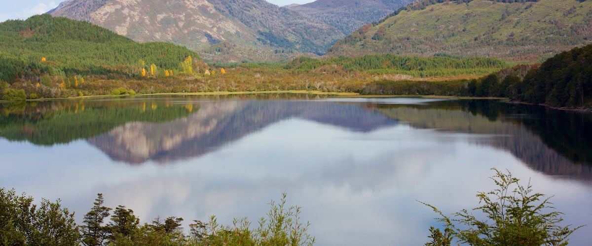 San Martin de los Andes which includes mountains and a lake or waterhole