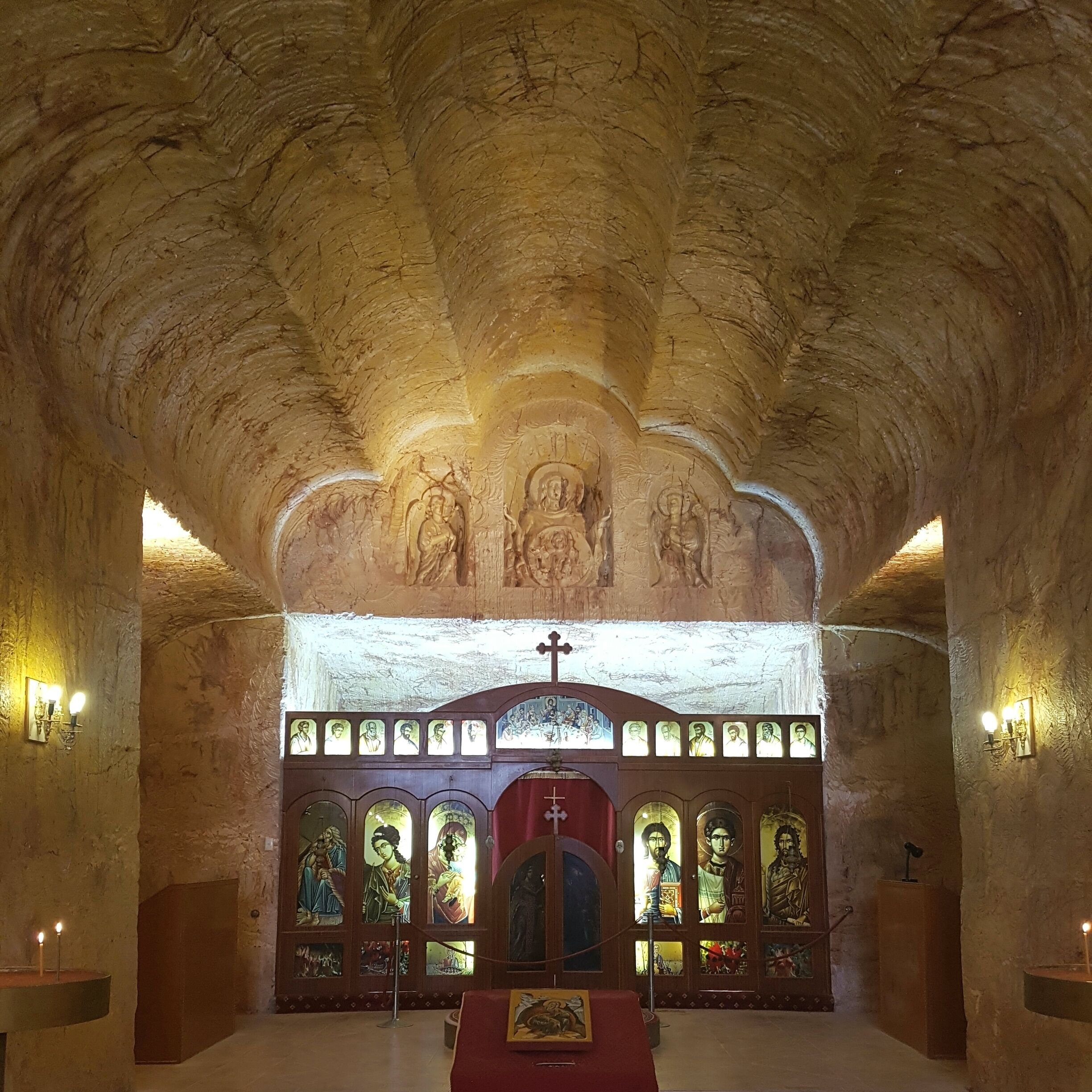 In a town as hot and dry as Coober Pedy it makes sense to seek refuge underground. This little mining town north of Adelaide on the way to Alice Springs is a must see for anyone seeking opals and... flys. 
#stunningstructures 