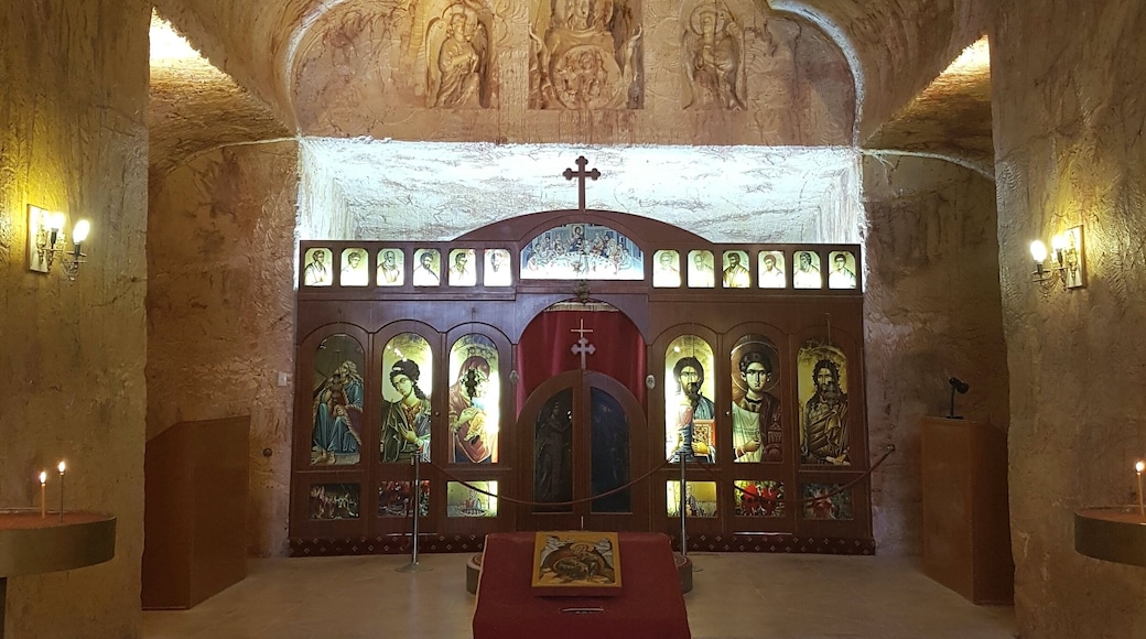 In a town as hot and dry as Coober Pedy it makes sense to seek refuge underground. This little mining town north of Adelaide on the way to Alice Springs is a must see for anyone seeking opals and... flys.
#stunningstructures