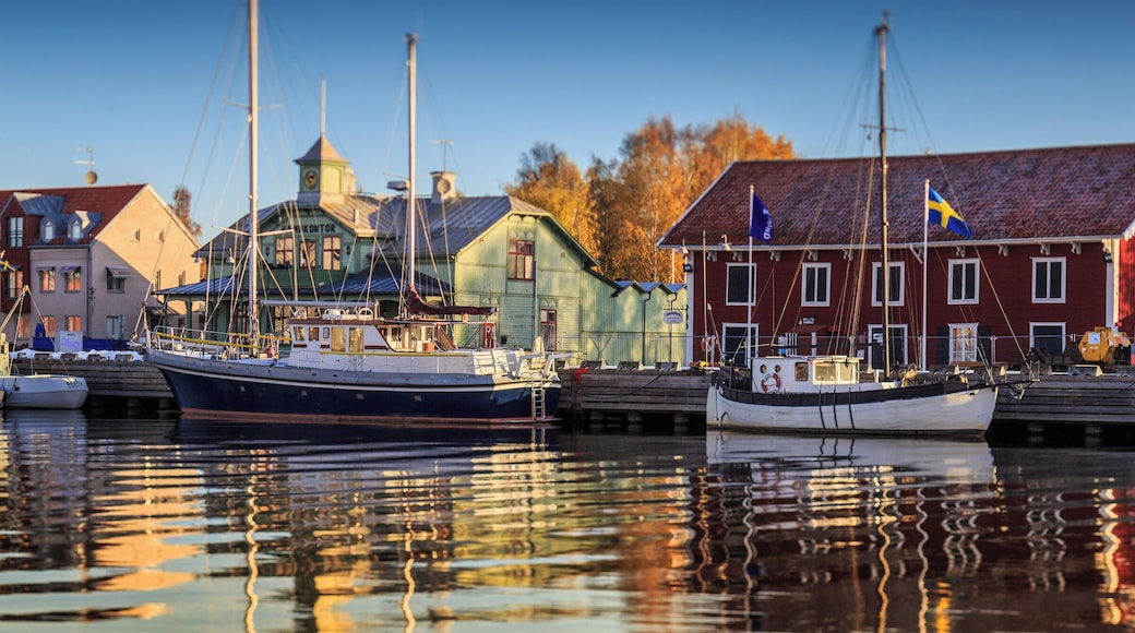 500px Photo ID: 49541666 - The harbour of Nyköping an early winter morning just after sunrise