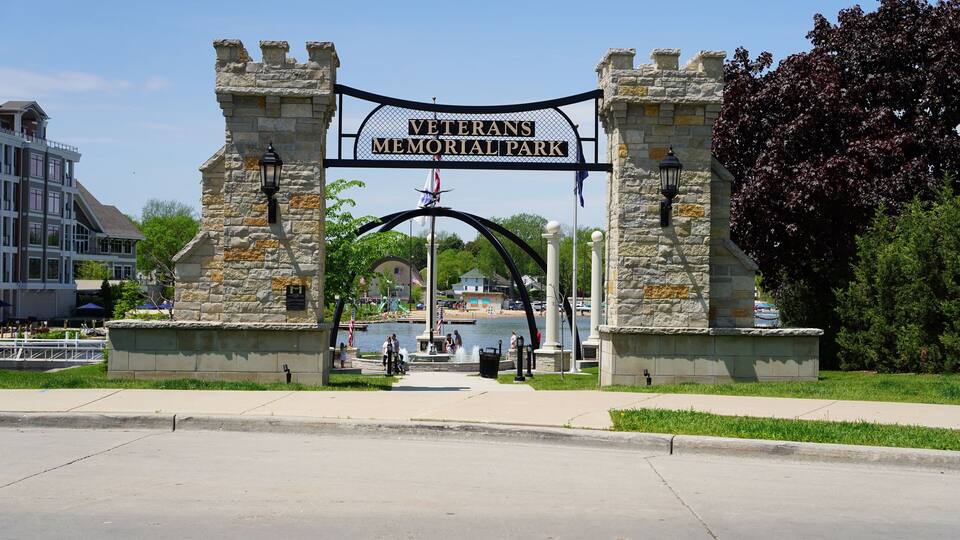 The veteran memorial site gives honor and remembrance to all the brave men and women that have fought.