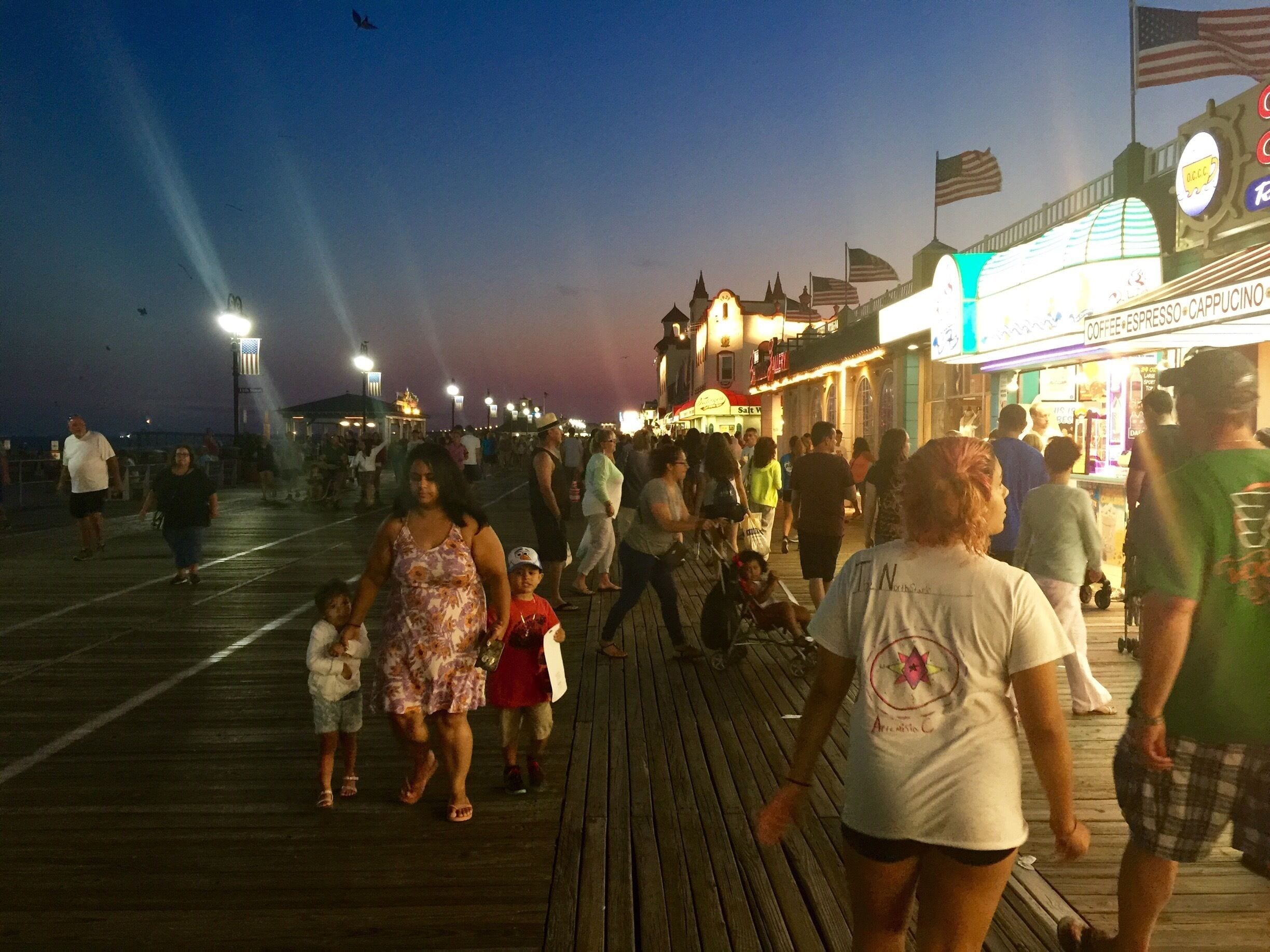 Boardwalk at Ocean City, NJ #oceancity #boardwalk #beach #NJ #kidsfun #wekendgetaway 