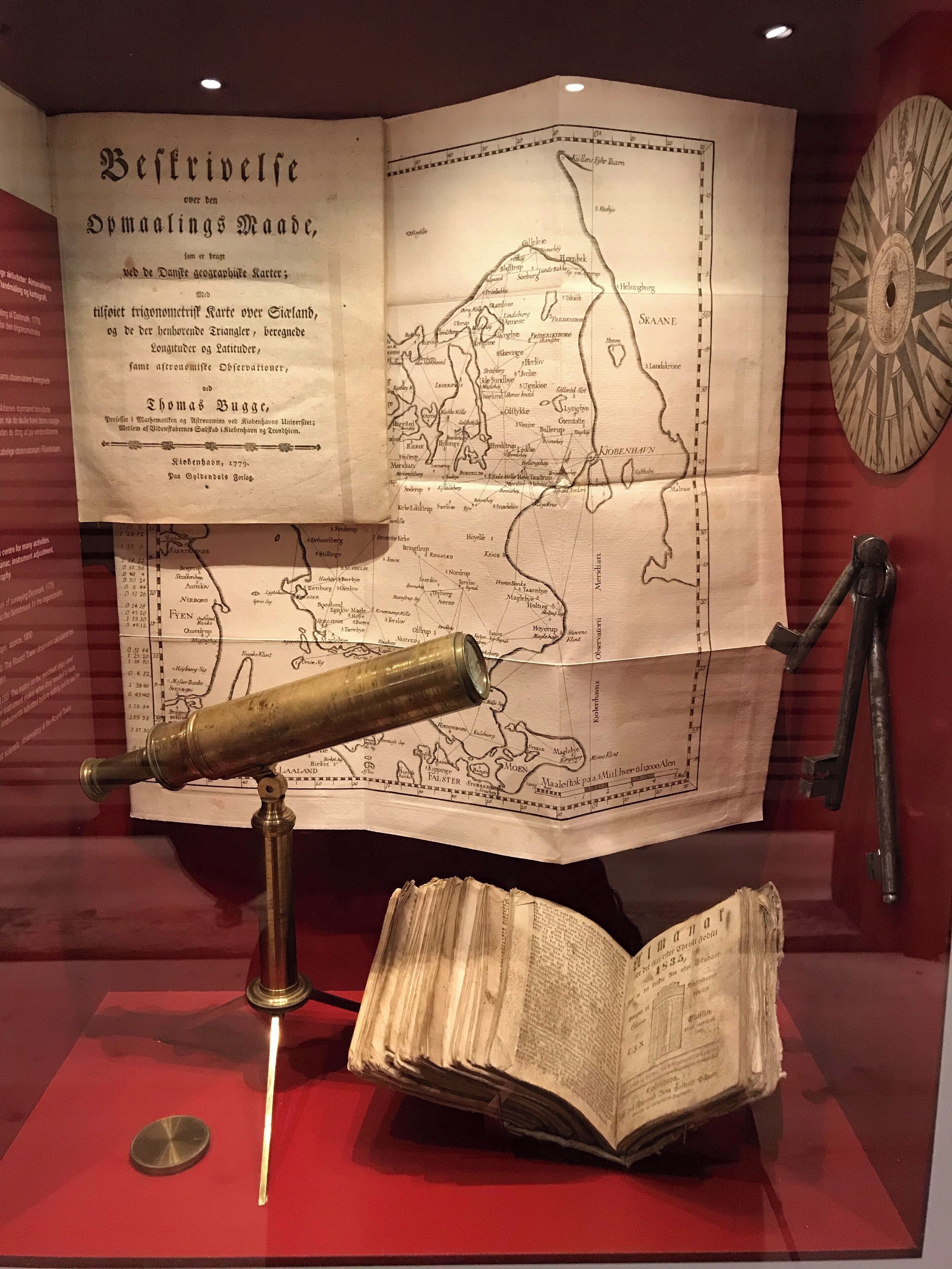 Never stop exploring!

#lifeatexpedia #wewhotravel #copenhagen #roundtower #papers #ancient #books #culture