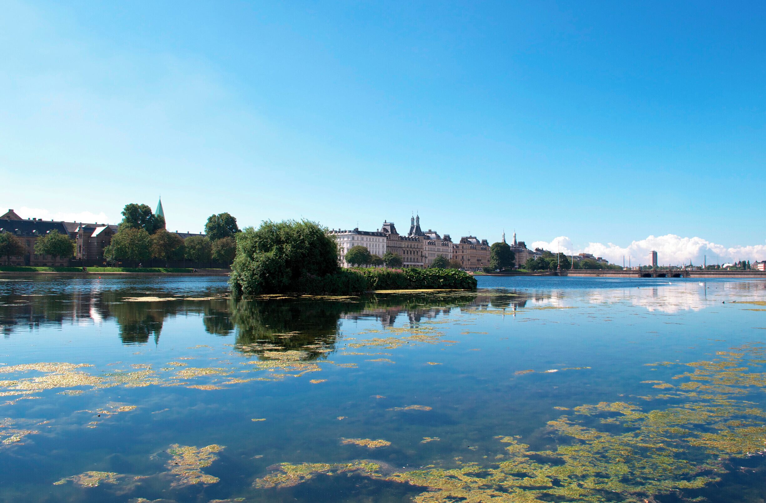 Copenhagen really is rather pretty :-)