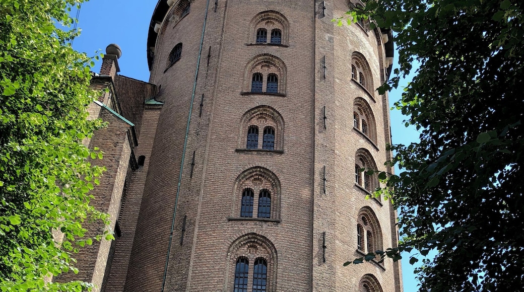 17th century tower with an observatory, planetarium, event hall and spiral ramp instead of stairs.
#Copenhagen
#TroveOnTuesday