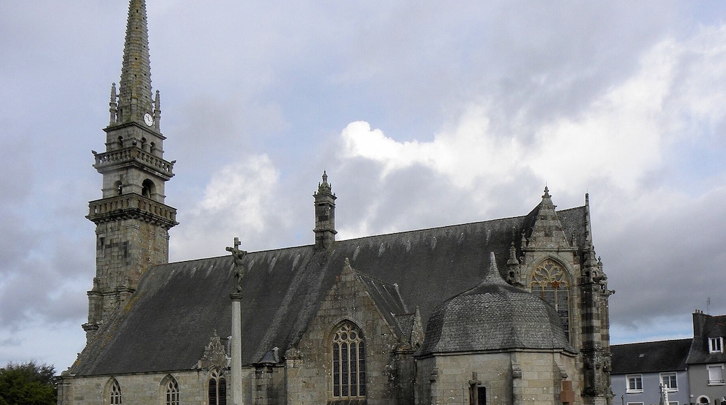 Ăglise Saint-Gouesnou, commune de Gouesnou (29). Vue mĂ©ridionale.