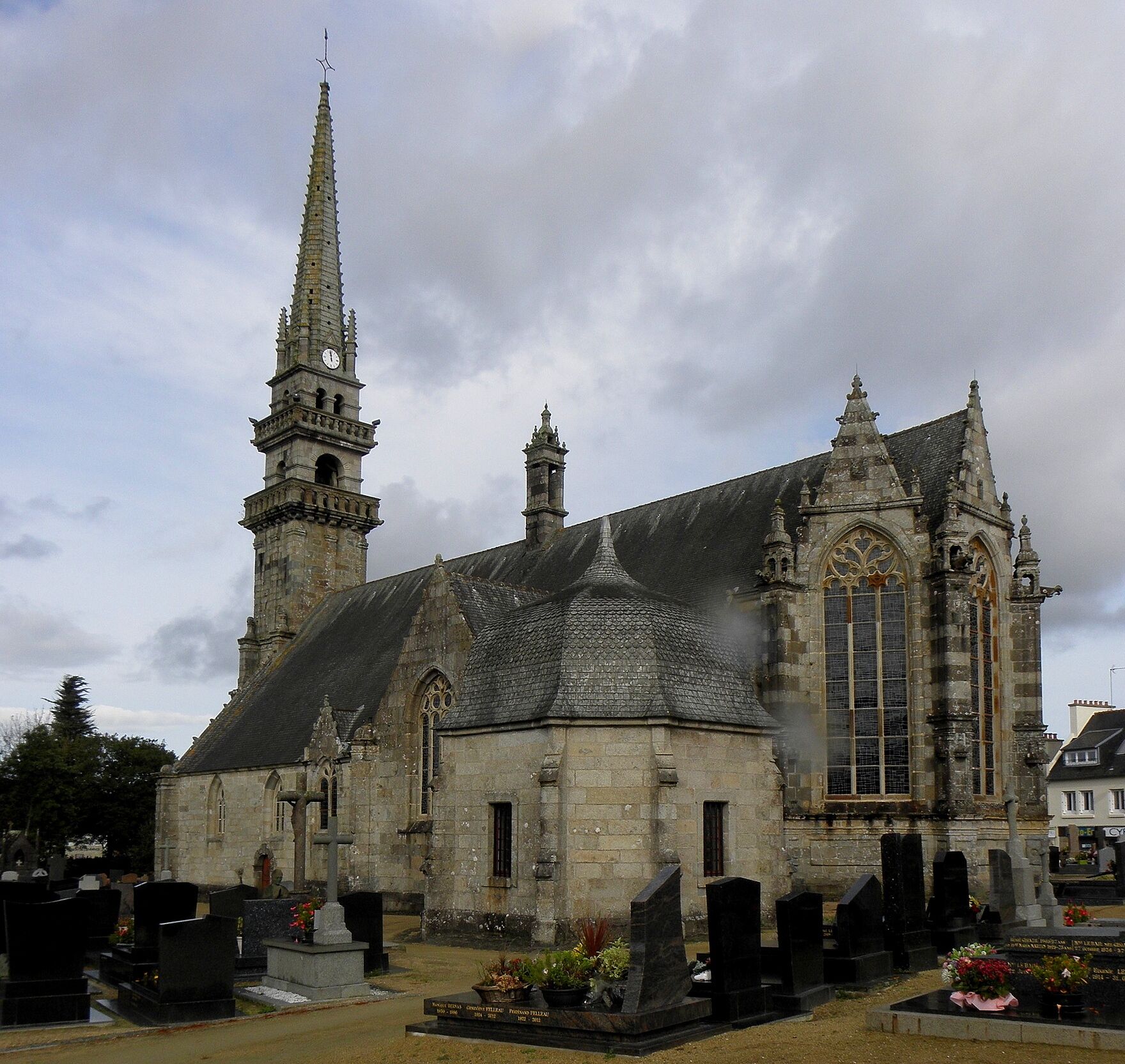 Église Saint-Gouesnou, commune de Gouesnou (29). Vue méridionale.