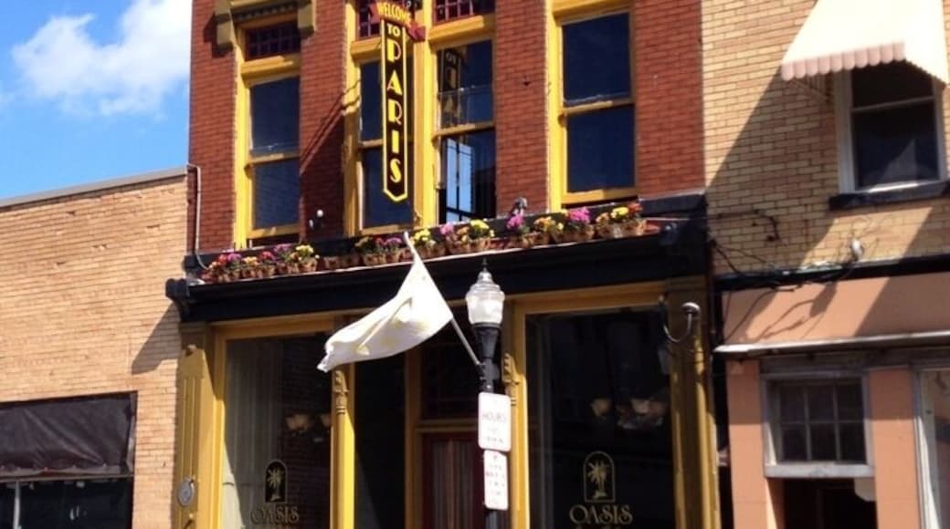 A lovely country drive east from Lexington ends is Paris, KY-- heart of Bourbon County. Named in appreciation for French Aid during the Revolutionary War, Paris is a handsome town with rural charm, an integral downtown and incredibly friendly people. Immediately recognized as an out of tower, a local business owner suggested I visit the chamber of commerce where they would take my picture to put in the newspaper. Who wouldn't want to spend time in a quiet place where the big news is the visit of some random Oregonian? #simplelife