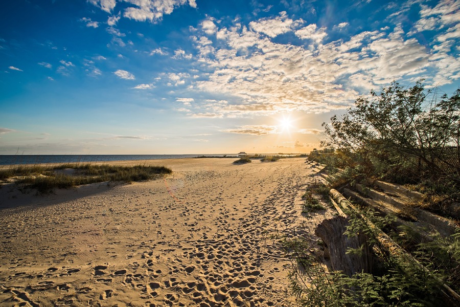 beach scenes on west boulevard in pass christian and henderson point; Shutterstock ID 628903721; purchase_order: SP-1269 HA 2018 Batch 1; Order: ; client: ; other:
