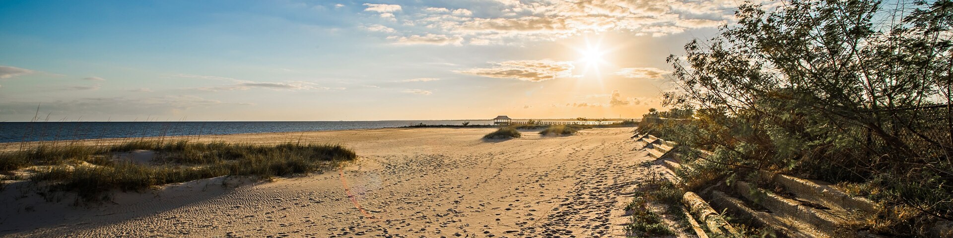 beach scenes on west boulevard in pass christian and henderson point; Shutterstock ID 628903721; purchase_order: SP-1269 HA 2018 Batch 1; Order: ; client: ; other: