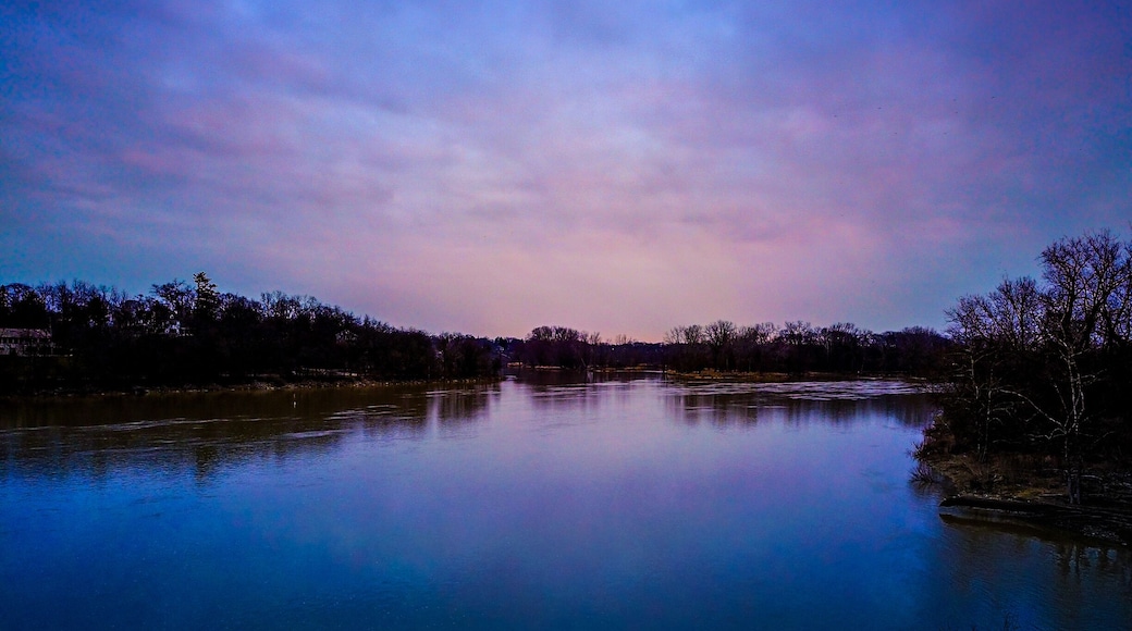 #river
Along the banks of the mighty Maumee river.